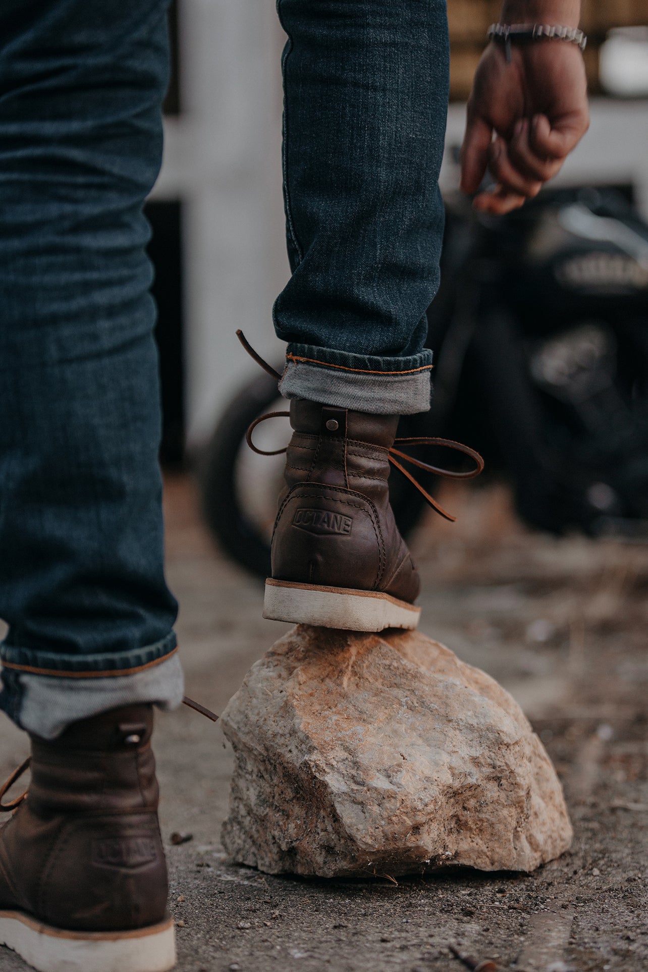 MT-622 moc toe leather boot for men in dark brown.