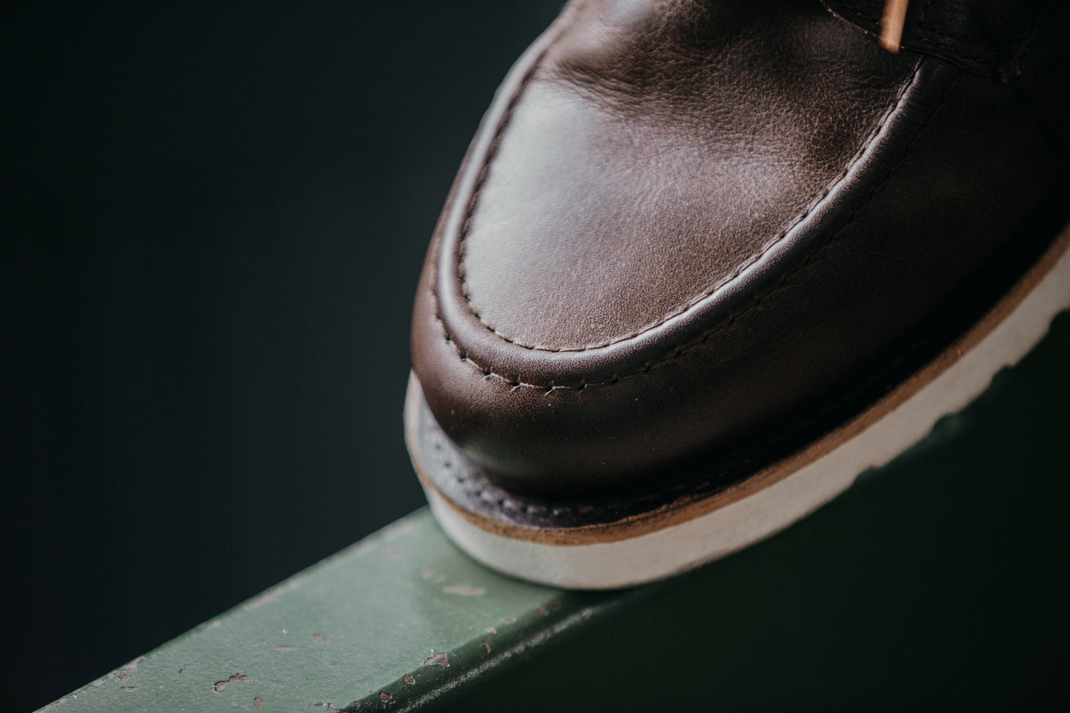 MT-622 moc toe leather boot for men in dark brown.