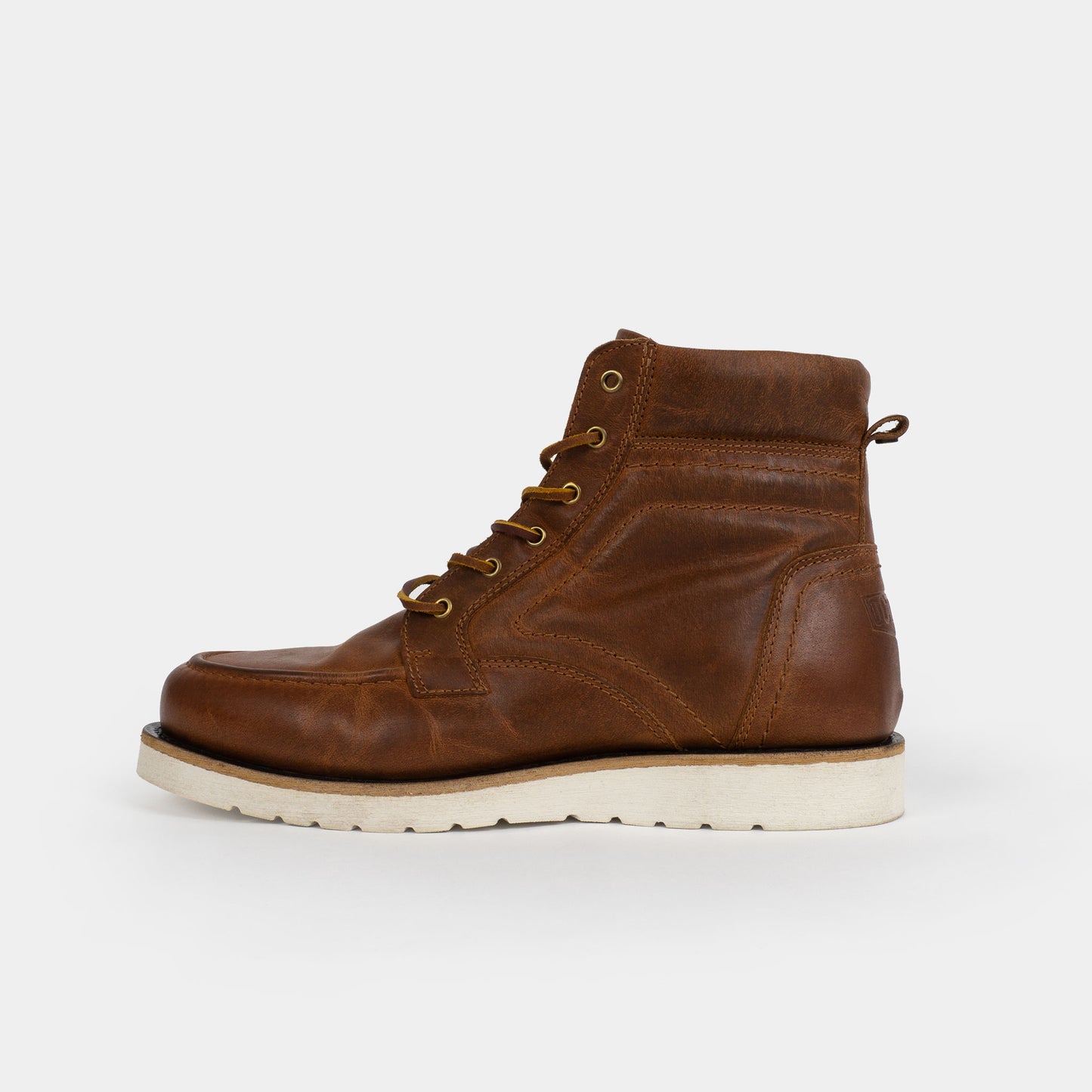 MT-622 moc toe leather boots in cognac